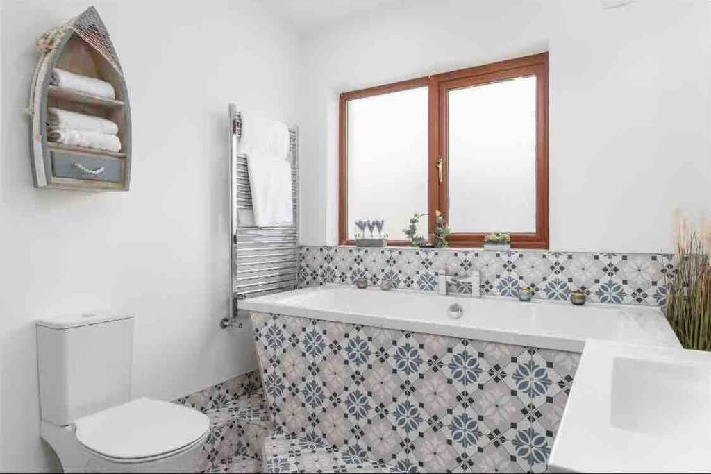 Wonderful Coastal Home In Dingle Town المظهر الخارجي الصورة